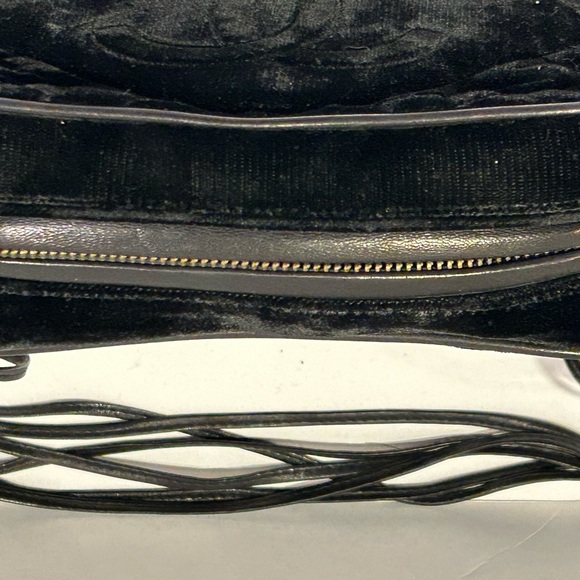 Vintage Chanel Black Velvet Bag - Picture 4 of 9